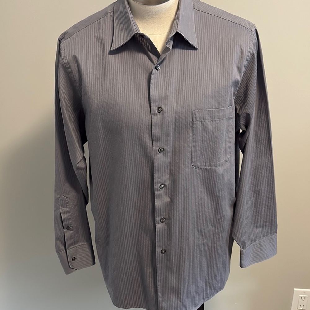 Geoffrey Beene Gray Casual Button Down Shirt